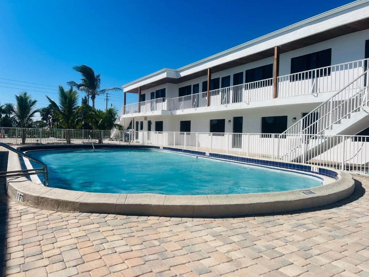 Melbourne Beach Resort Exterior photo