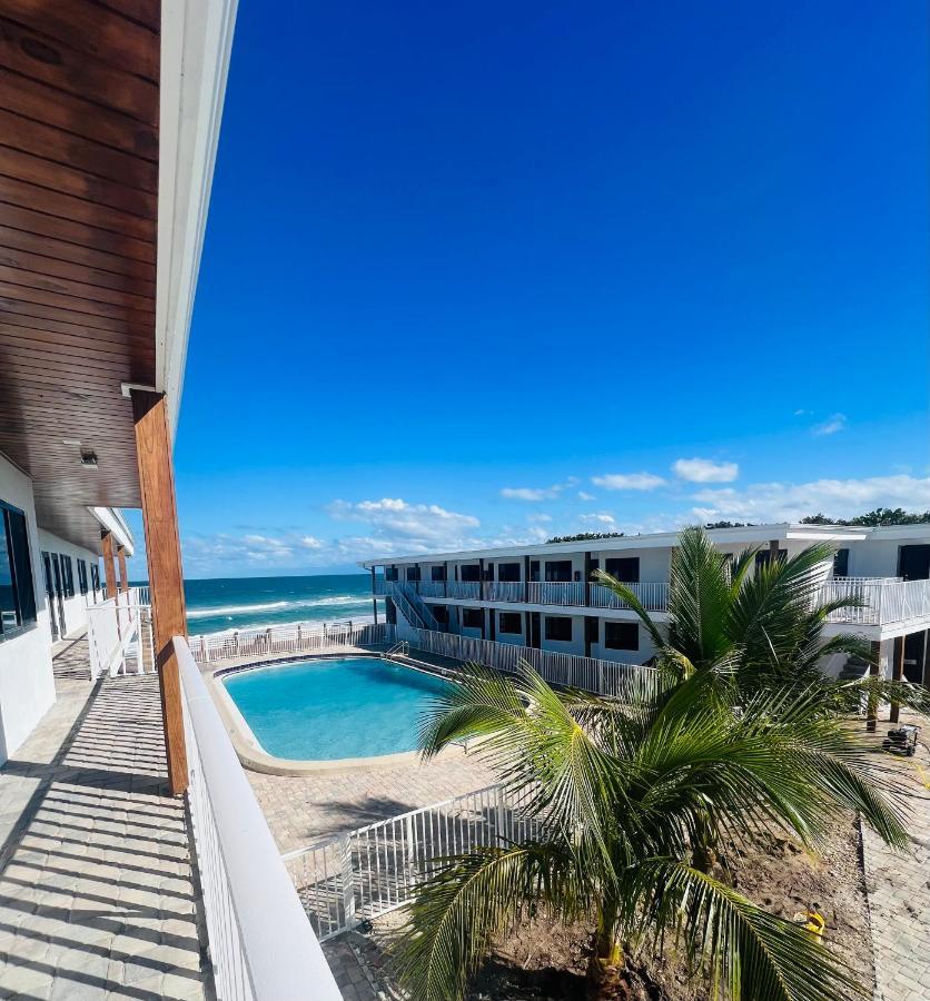 Melbourne Beach Resort Exterior photo