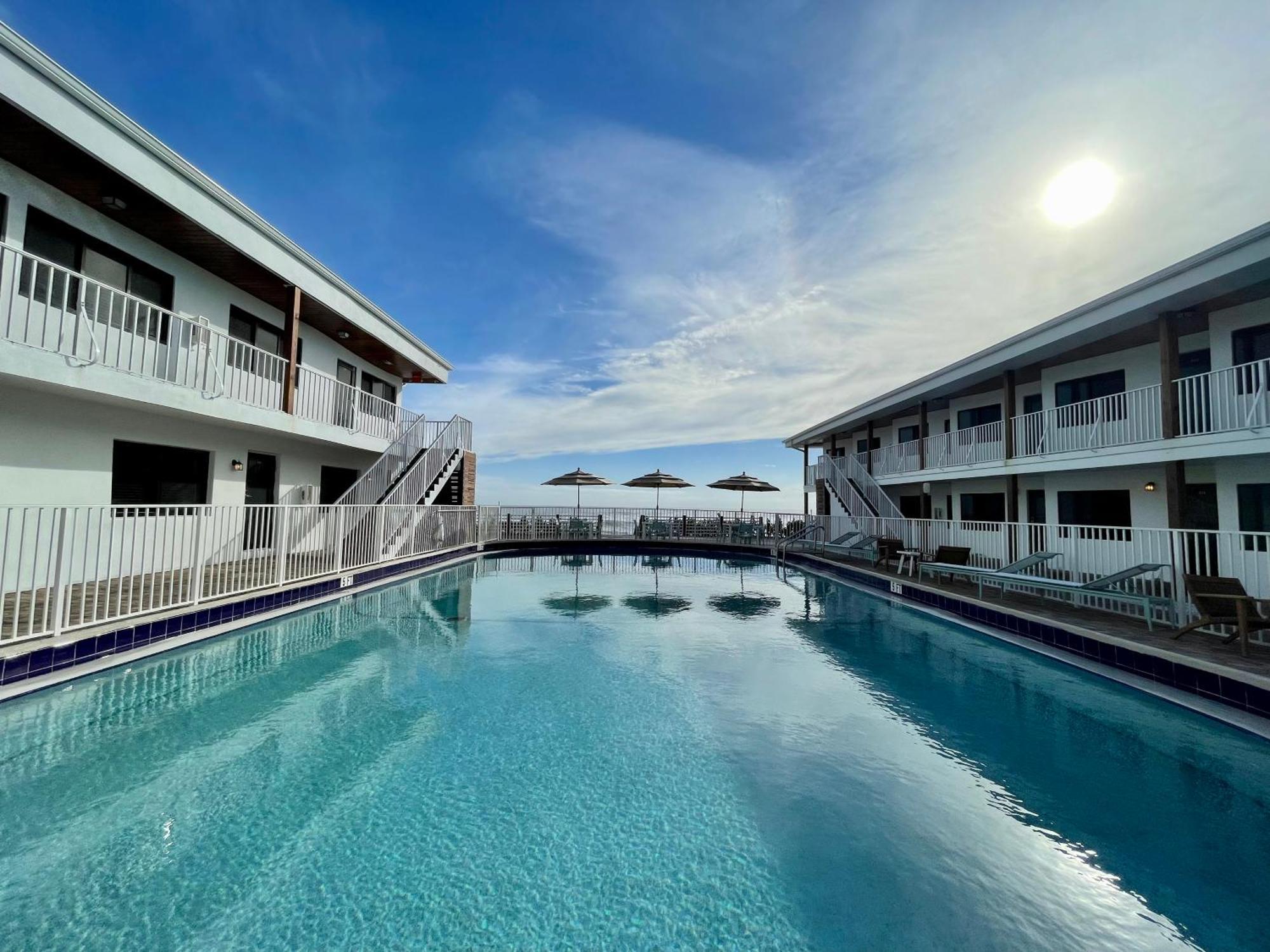 Melbourne Beach Resort Exterior photo
